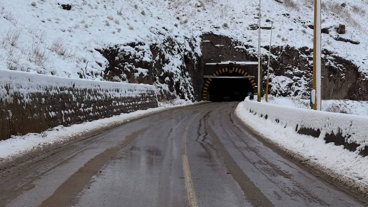 بازگشایی مسیر دسترسی ۴۰ روستای استان قزوین