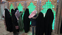 حضور مادران و دختران در آیین غبارروبی امامزاده عبدالله شهر همدان 