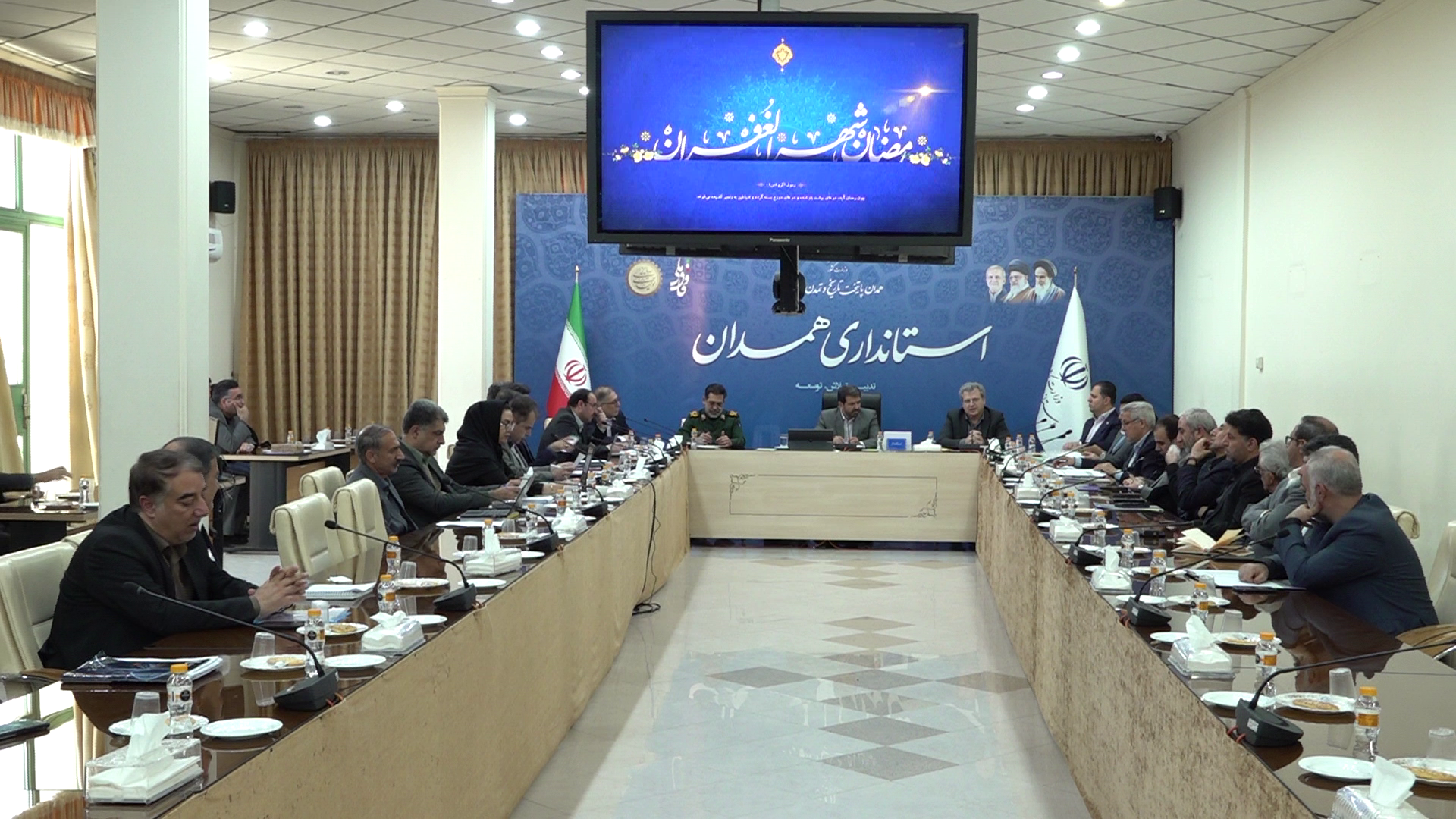 استاندار همدان: تشکیل دو شورای جدید برای گفتگوی دولت با اصناف و شرکتهای دانشبنیان استاندار همدان: تشکیل دو شورای جدید برای گفتگوی دولت با اصناف و شرکتهای دانشبنیان