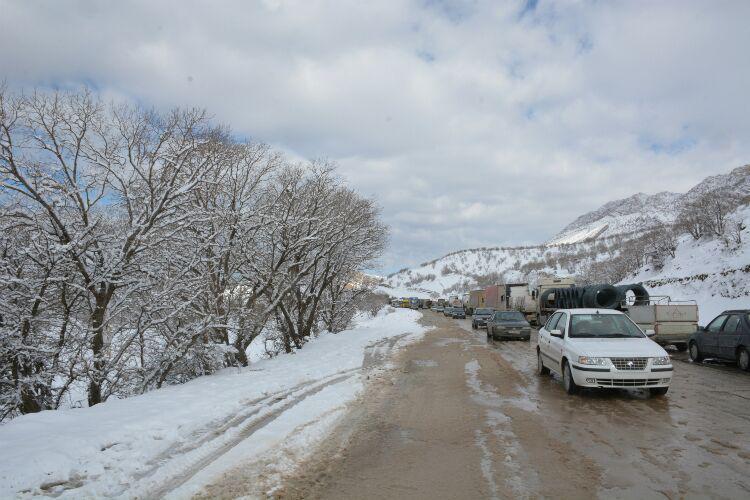 بازگشایی جاده ۵۱۴ روستای گرفتار در برف استان کرمانشاه