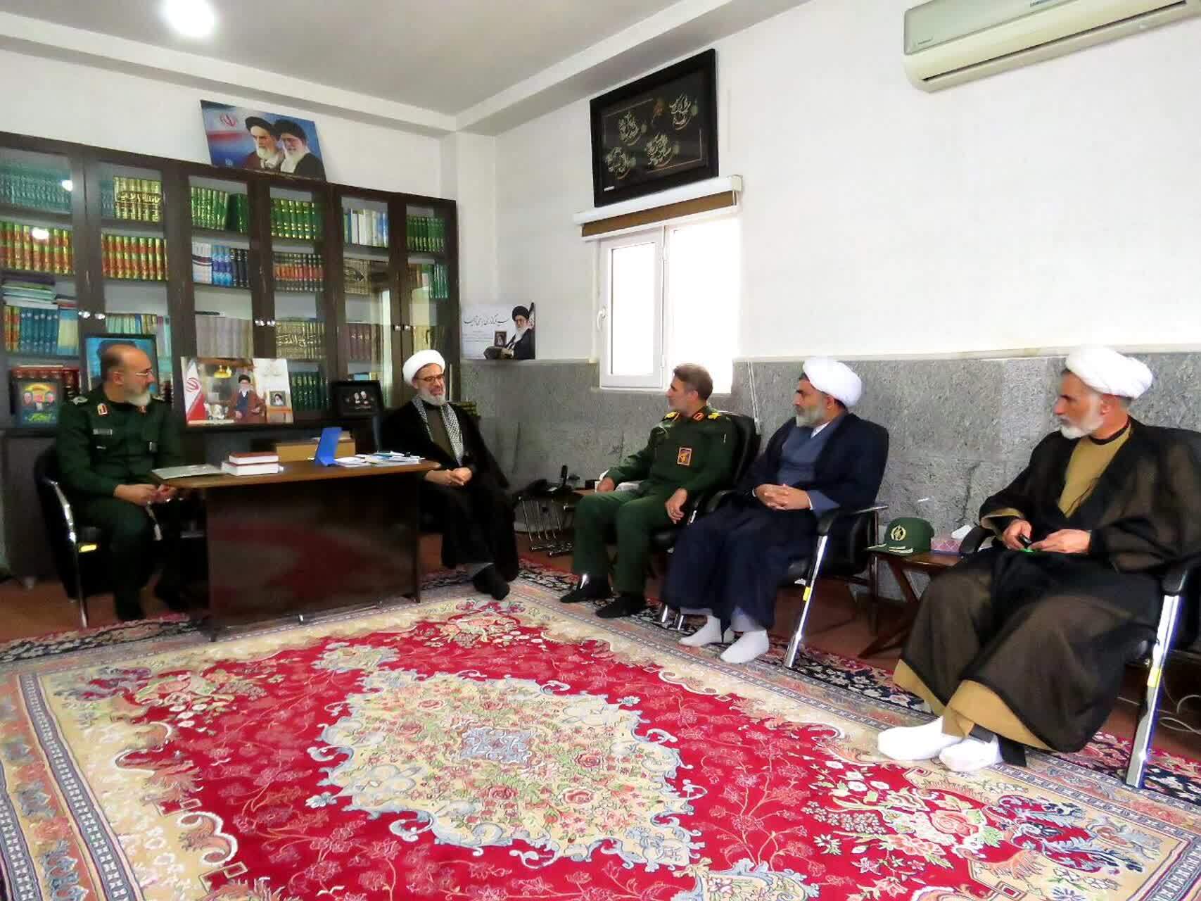 دیدار و بیعت فرماندهان سپاه خراسان شمالی با نماینده ولی فقیه 