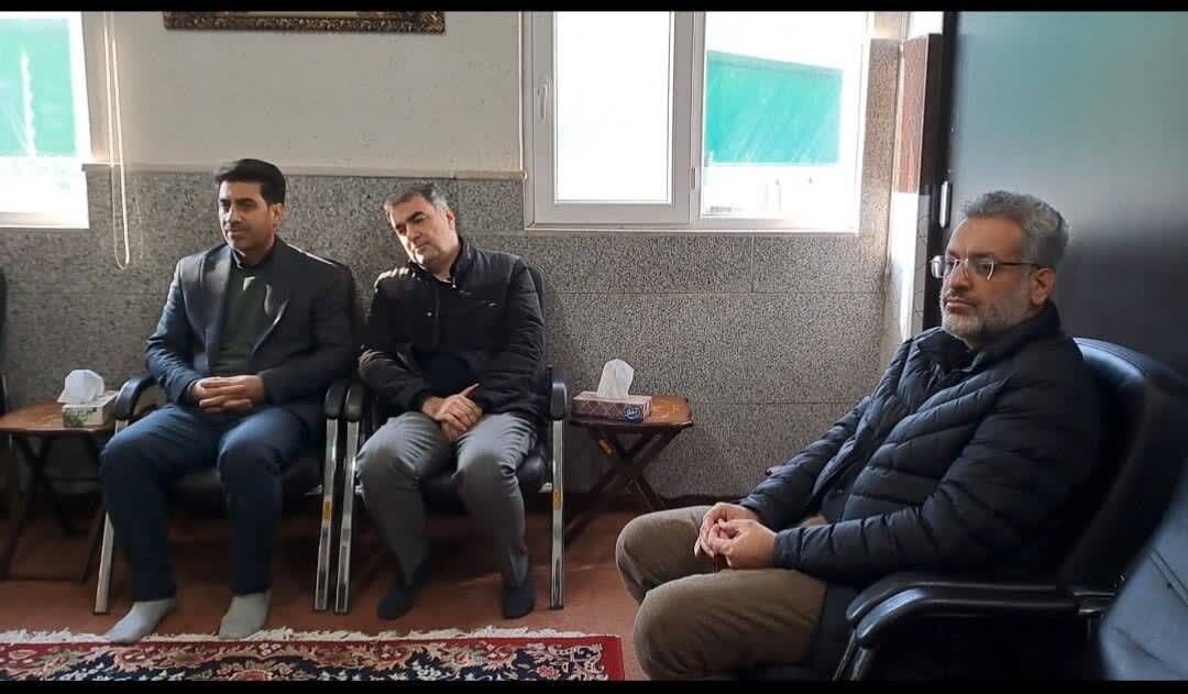 اعلام بیعت مدیرکل و معاونان شبکه اترک با رهبر معظم انقلاب اسلامی اعلام بیعت مدیرکل و معاونان شبکه اترک با رهبر معظم انقلاب اسلامی