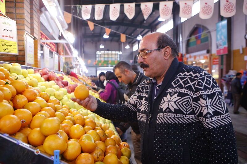 توزیع بیش از ۴۰۰ تن میوه شب عید در آذربایجان‌غربی آغاز شد