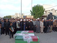 تشییع پیکر ۳ شهید جنگ رمضان در بندرلنگه