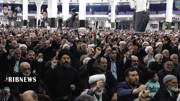 مسئولان دیپلماسی هم در مواجهه با دشمن نقطه زن باشند