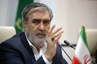 عزیزی: از بازگشت وضعیت تنگه هرمز به قبل لذت ببرید