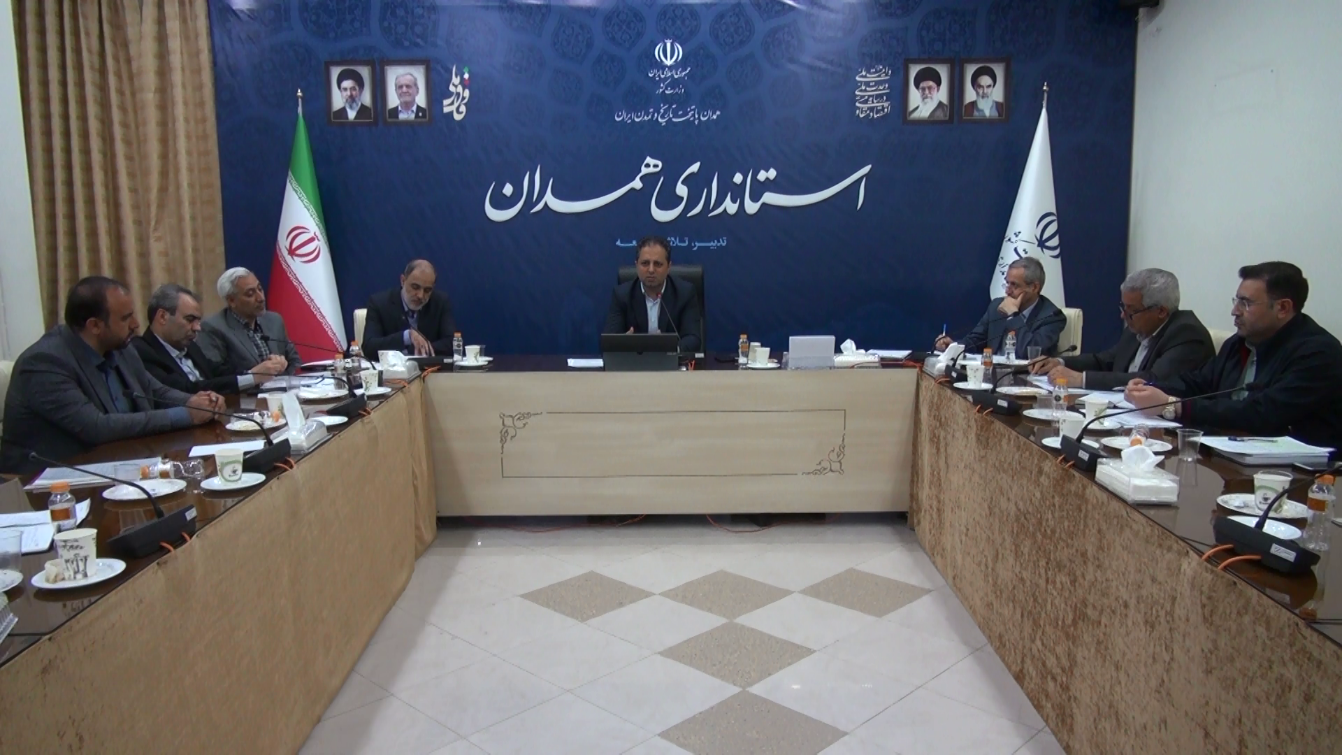 راهاندازی چادرهای عرضه مستقیم کالا در همدان راهاندازی چادرهای عرضه مستقیم کالا در همدان