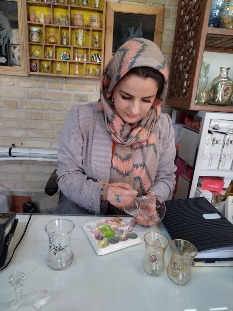 اجرای کارگاه‌های تولید زنده صنایع‌دستی در بناهای تاریخی قزوین