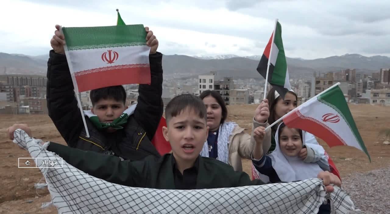 کودکان مهابادی با کاشت نهال خاطره شهدای دانش آموز میناب را گرامی داشتند