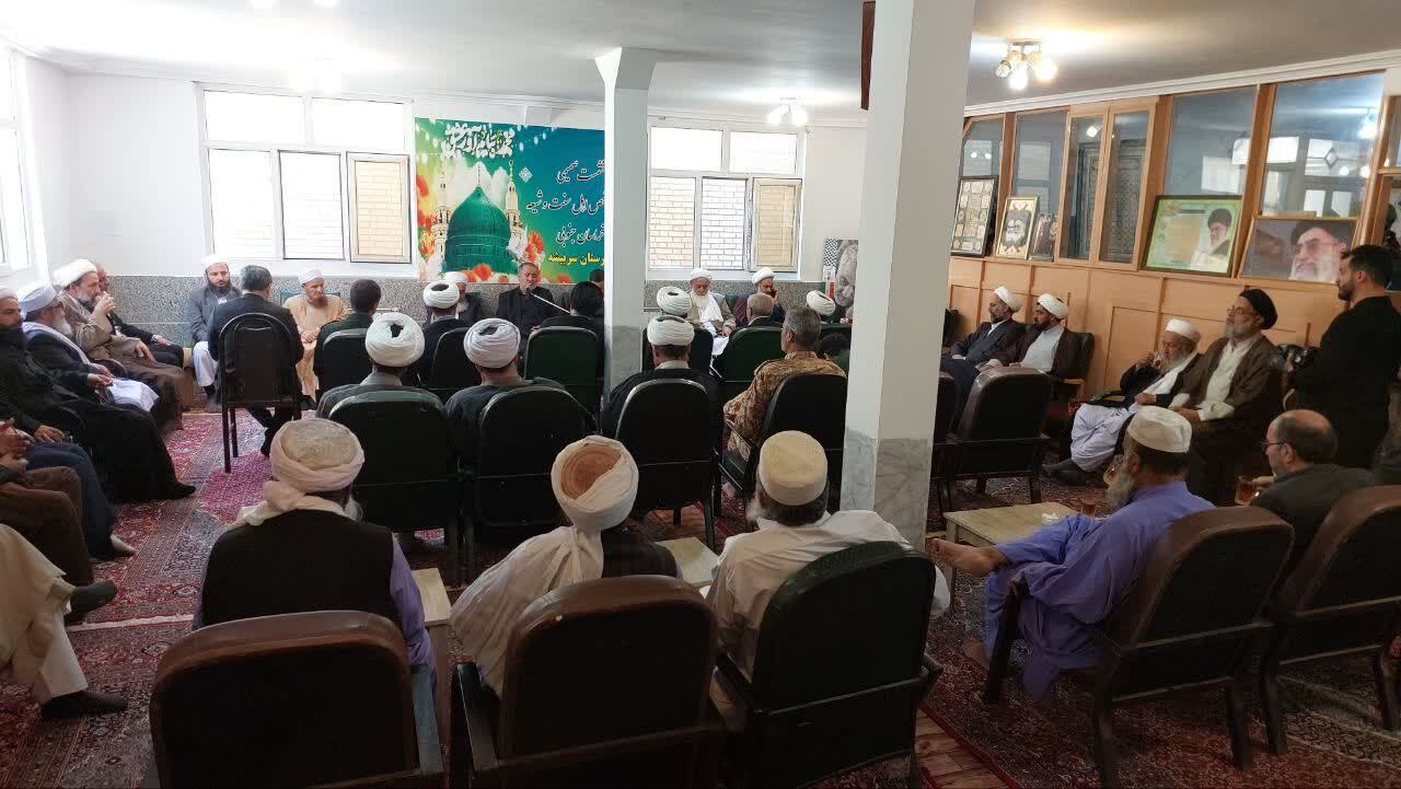 علمای اهل سنت و شیعه با حضور مؤثر خود مانع ایجاد شکاف در جامعه شده‌ اند