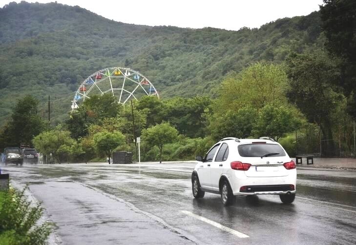 بارش رگبار‌های بهاری در گیلان همچنان ادامه دارد