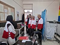 ارائه خدمات بهداشتی و درمانی هلال احمر در روستای زنوغان طبس