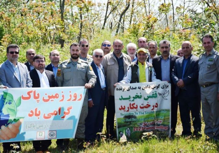 کاشت نهال به مناسبت روز زمین پاک در پناهگاه حیات وحش لوندویل آستارا کاشت نهال به مناسبت روز زمین پاک در پناهگاه حیات وحش لوندویل آستارا