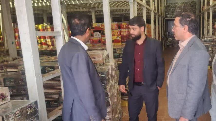 کشف انبار احتکار کالای اساسی در عنبرآباد
