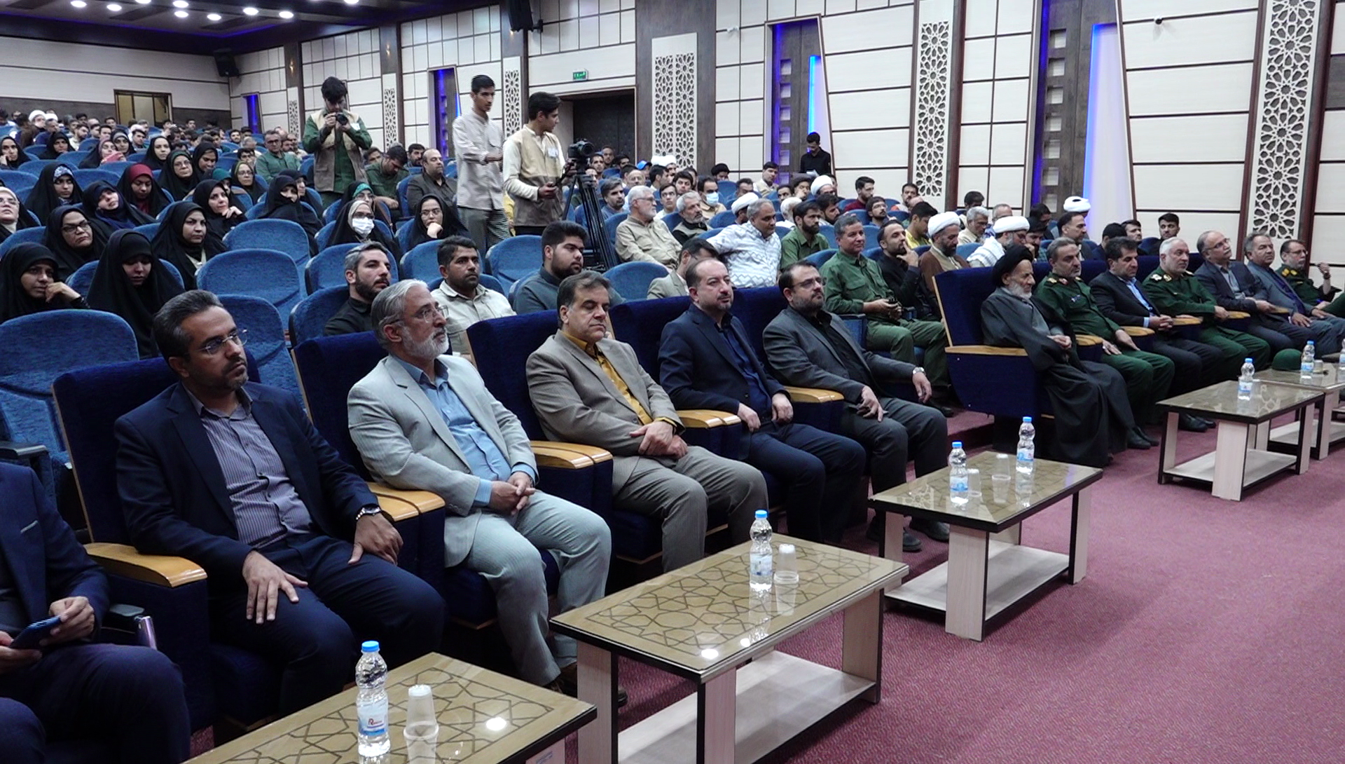 قدردانی از موکب داران برتر خراسان جنوبی در همایش سفیر امید