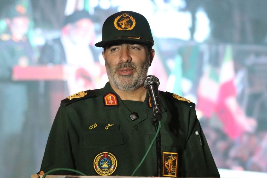 دشمن برای نجات از شکست، در حال دست و پا زدن است