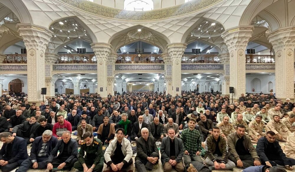 امام جمعه اردبیل: پایان شکست ناپذیریِ آمریکا، به دست ایران امام جمعه اردبیل: پایان شکست ناپذیریِ آمریکا، به دست ایران