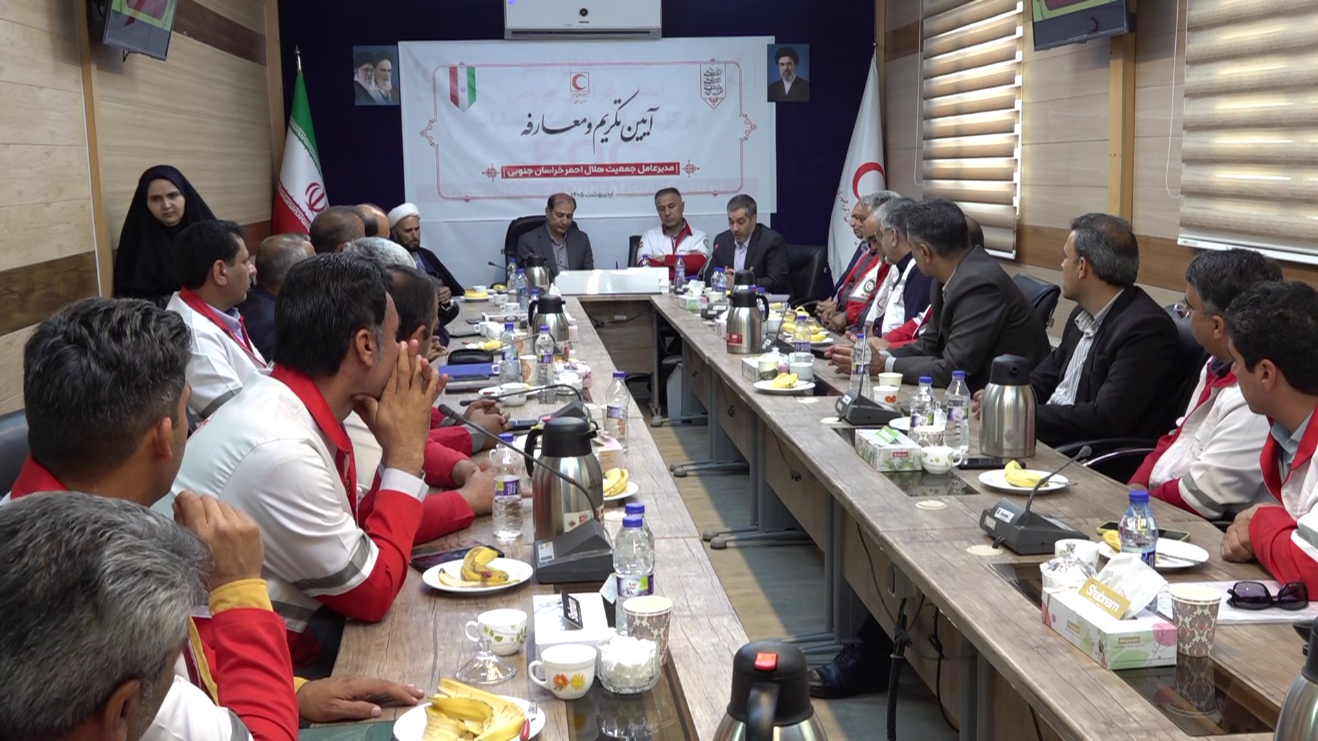 امدادرسانی هلال احمر به ۷۵۰۰ نفر گرفتار در آوار جنگ