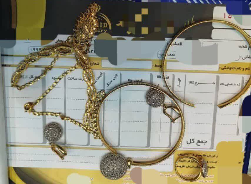 دستگیری ۲ سارق زن طلا و جواهرات از منازل با تلاش پلیس قاینات دستگیری ۲ سارق زن طلا و جواهرات از منازل با تلاش پلیس قاینات