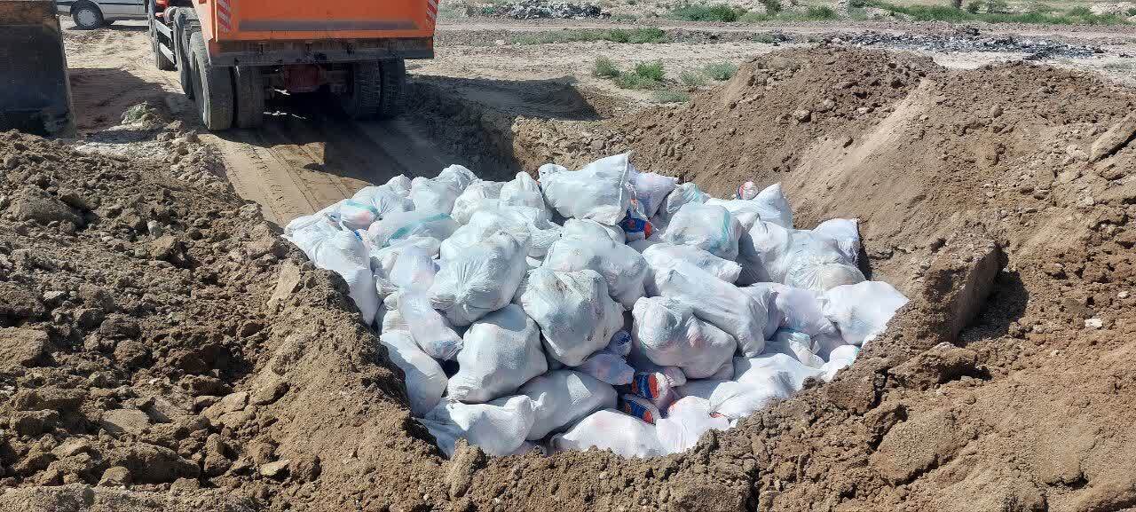 کشف و معدوم‌سازی بیش از ۱۳ تن مرغ و مواد غذایی فاسد در کهنوج