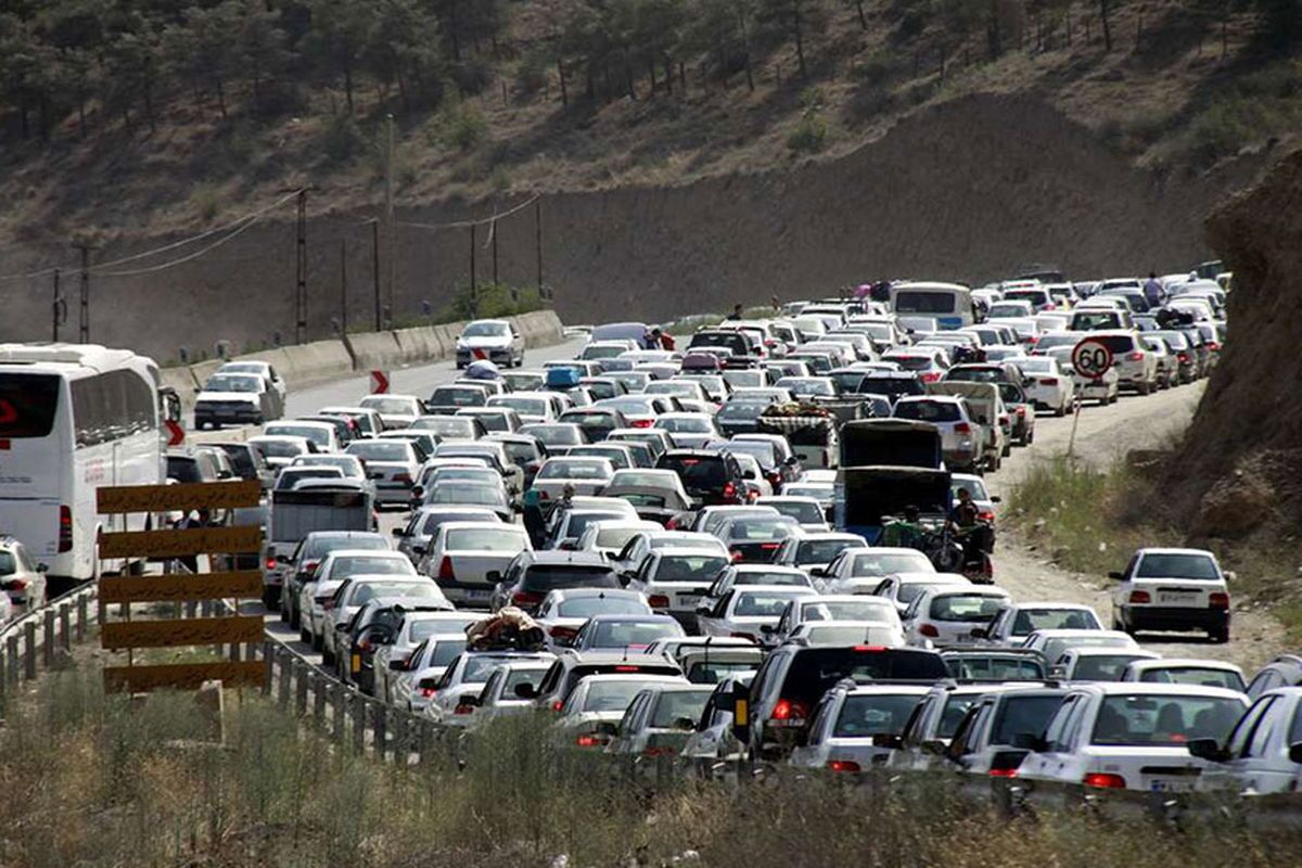 ترافیک سنگین در جاده چالوس ترافیک سنگین در جاده چالوس