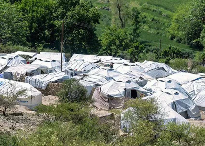 آوارگی ۱۰۰ هزار نفر در شرق افغانستان درپی درگیری‌های مرزی با پاکستان