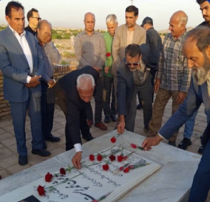 هزینه مراسم سالگرد استاد موسیقی مقامی به هنرمندان نیازمند اختصاص یافت هزینه مراسم سالگرد استاد موسیقی مقامی به هنرمندان نیازمند اختصاص یافت