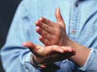 بانک اطلاعاتی مترجمان زبان اشاره ایرانی ایجاد می‌شود