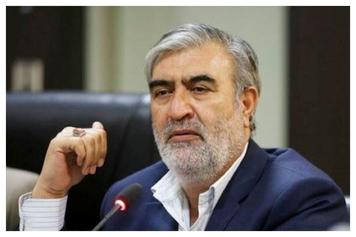 ابراهیم عزیزی: ایران از خطوط قرمز خود عقب‌نشینی نخواهد کرد