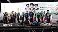 اجرای سرود‌های حماسی دانش آموزان قمی به یاد شهدای مظلوم میناب