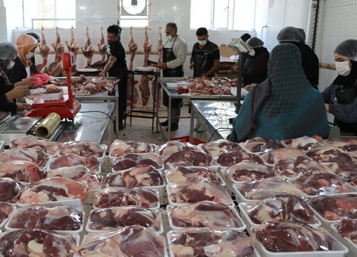 توزیع نذورات قربانی در آذربایجان غربی؛ گوشت قربانی به سفره مددجویان رسید توزیع نذورات قربانی در آذربایجان غربی؛ گوشت قربانی به سفره مددجویان رسید