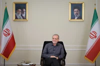 مردم در مقابل توطئه‌های دشمنان، همراه و هم‌صدا هستند